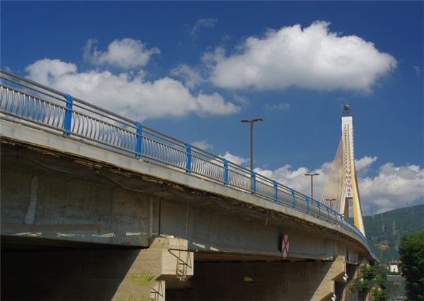 福建304不锈钢桥梁护栏：安全、耐用与美观的完美结合