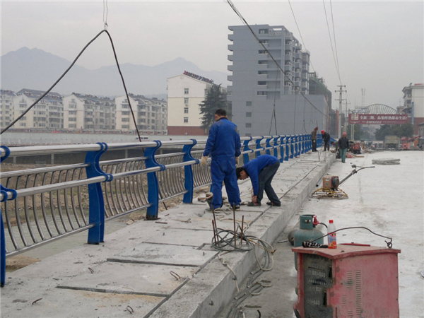 福建不锈钢复合管护栏常见问题及解决方案